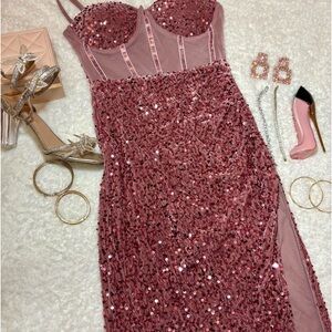 ✨Long Pink sequin bodycon dress with corset top and side slits